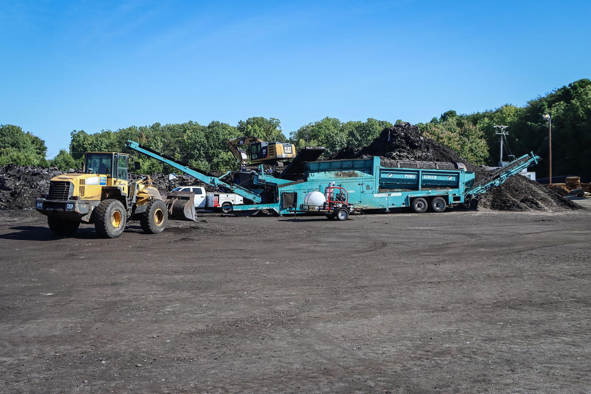 A-1 shingle grinding spread with a loader and conveyors