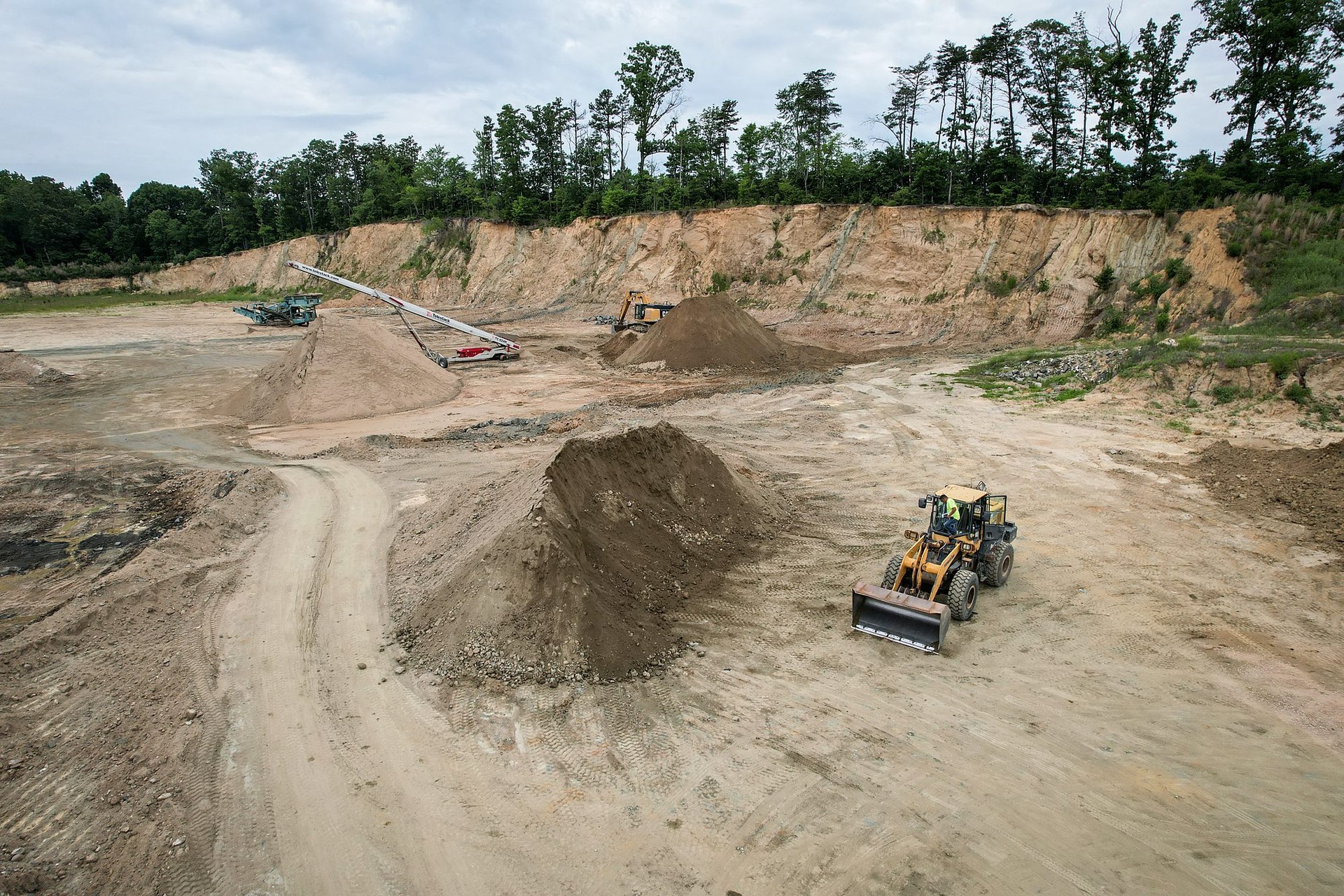 A-1 wheel loader working the floor of Viewmont Sandrock Pit